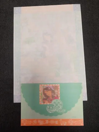 Tres hojas con sobres perfumados indios