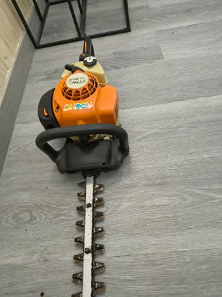 Cortasetos Stihl HS 81 R