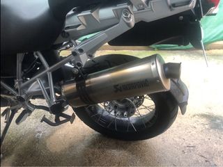 Tubo de escape Akrapovic