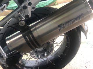 Tubo de escape Akrapovic