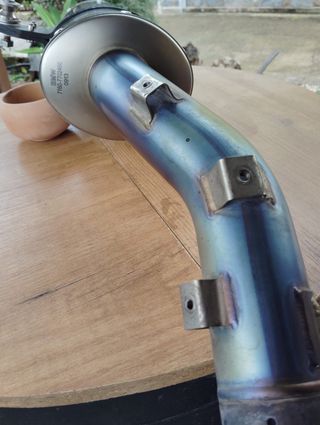 Tubo de escape Akrapovic