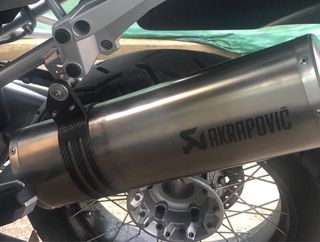 Tubo de escape Akrapovic