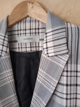 Americana blazer cuadros Uterqüe Talla L.