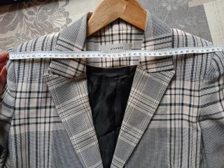 Americana blazer cuadros Uterqüe Talla L.