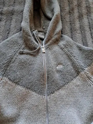 Chaqueta Nike Gris con Cremallera