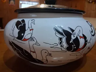 Biscottiera in ceramica con coperchio