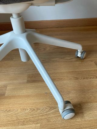 Silla de escritorio IKEA HATTEFJÄLL gris oscuro