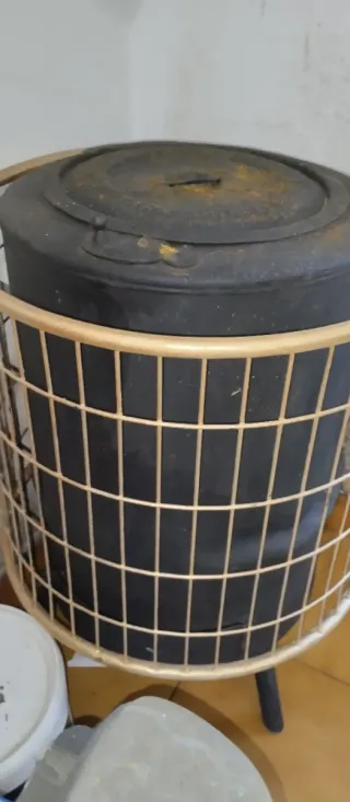 Salamandra de leña lista para usar.