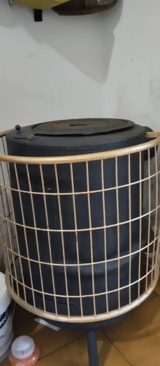 Salamandra de leña lista para usar.