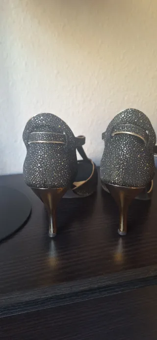 Zapatos de baile Tango negros y dorados