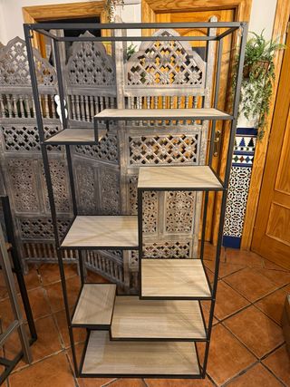 Estantería Metálica y Madera