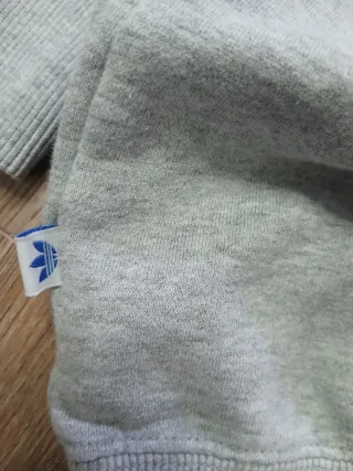 Sudadera Adidas Gris con Estampado Original