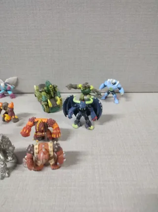 Lote Figuras Gormiti y Reloj