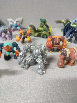 Lote Figuras Gormiti y Reloj