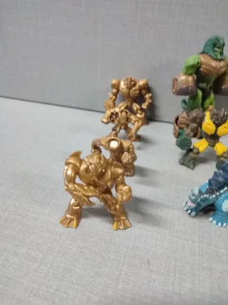 Lote Figuras Gormiti y Reloj