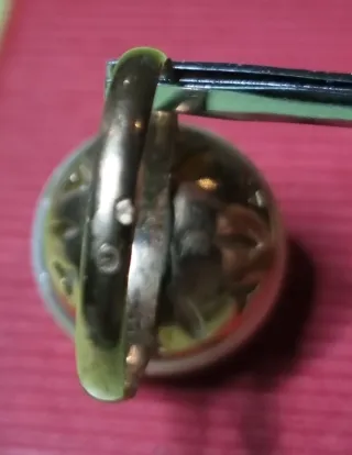 Anillo de oro con perla blanca