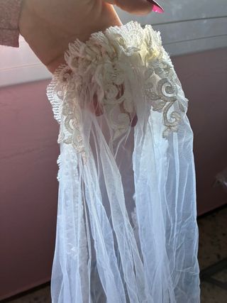 Traje de novia y velo