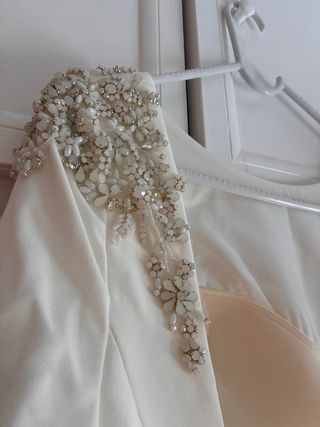 Traje de novia y velo