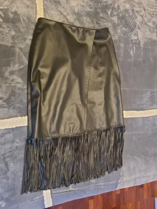 Falda Zara con flecos