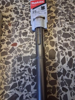 Cincel punta plana makita