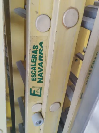 Escaleras Navarra fibra 10p i de 3 tramos