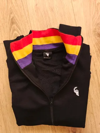 Sudadera Negra con Bandera Republicana Talla M
