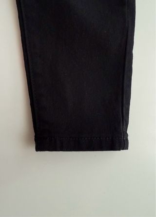 Pantalón pitillo negro Bershka