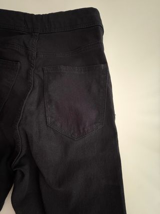 Pantalón pitillo negro Bershka