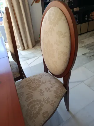 Mesa de comedor de madera con 4 sillas la 135 a