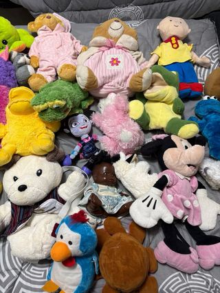 Lote de peluches famosos
