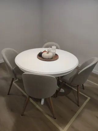 Mesa redonda blanca extensible