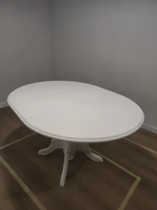 Mesa redonda blanca extensible