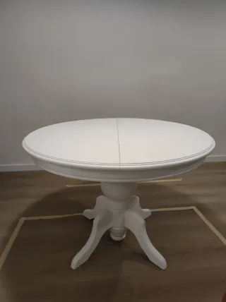 Mesa redonda blanca extensible