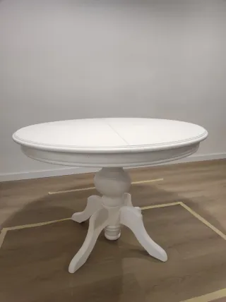 Mesa redonda blanca extensible