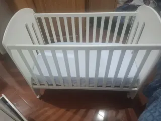 Cuna blanca niño