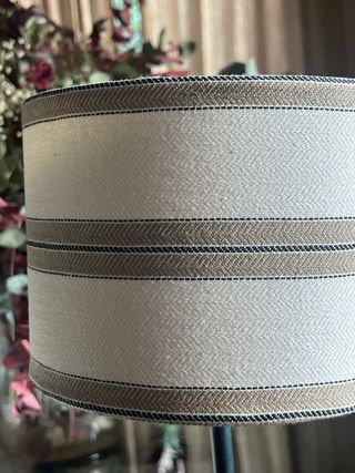 Lámpara de bronce con pantalla 20 cm diametro)