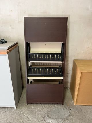 Zapatero con espejo de madera y metal