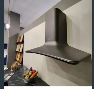 Campana extractora Elica, negra