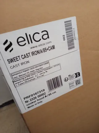 Campana extractora Elica, negra