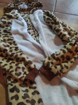 Pijama disfraz leopardo con capucha