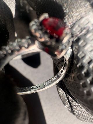 Anillo Pandora Corazón Rojo y Plata