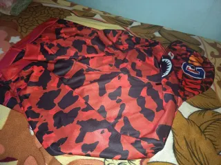 Sudadera Bape Roja y Negra