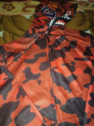 Sudadera Bape Roja y Negra