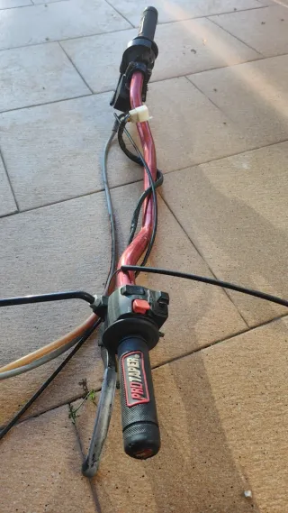 Manillar Pro Taper con puños y maneta