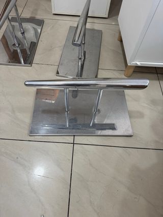 Apoyapiés cromado para peluqueria