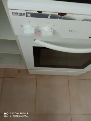 Cocina eléctrica blanca