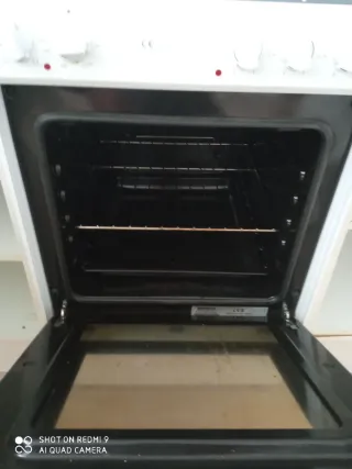 Cocina eléctrica blanca