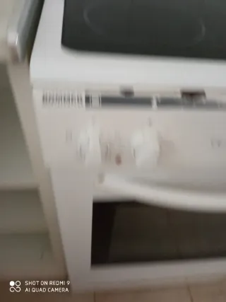 Cocina eléctrica blanca