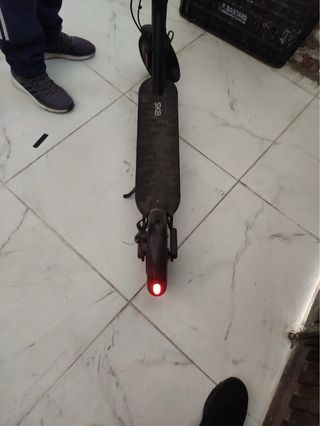 Patinete eléctrico negro