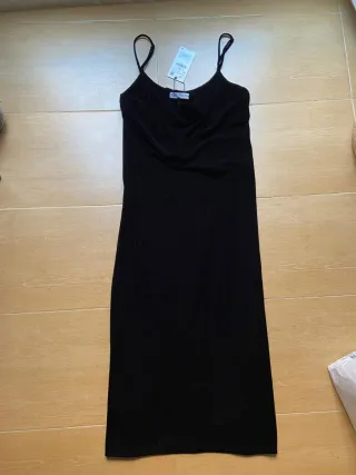 Vestido negro terciopelo Zara